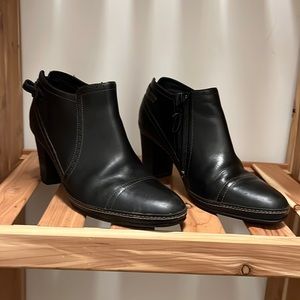 Clarks Artisan Black Shooties